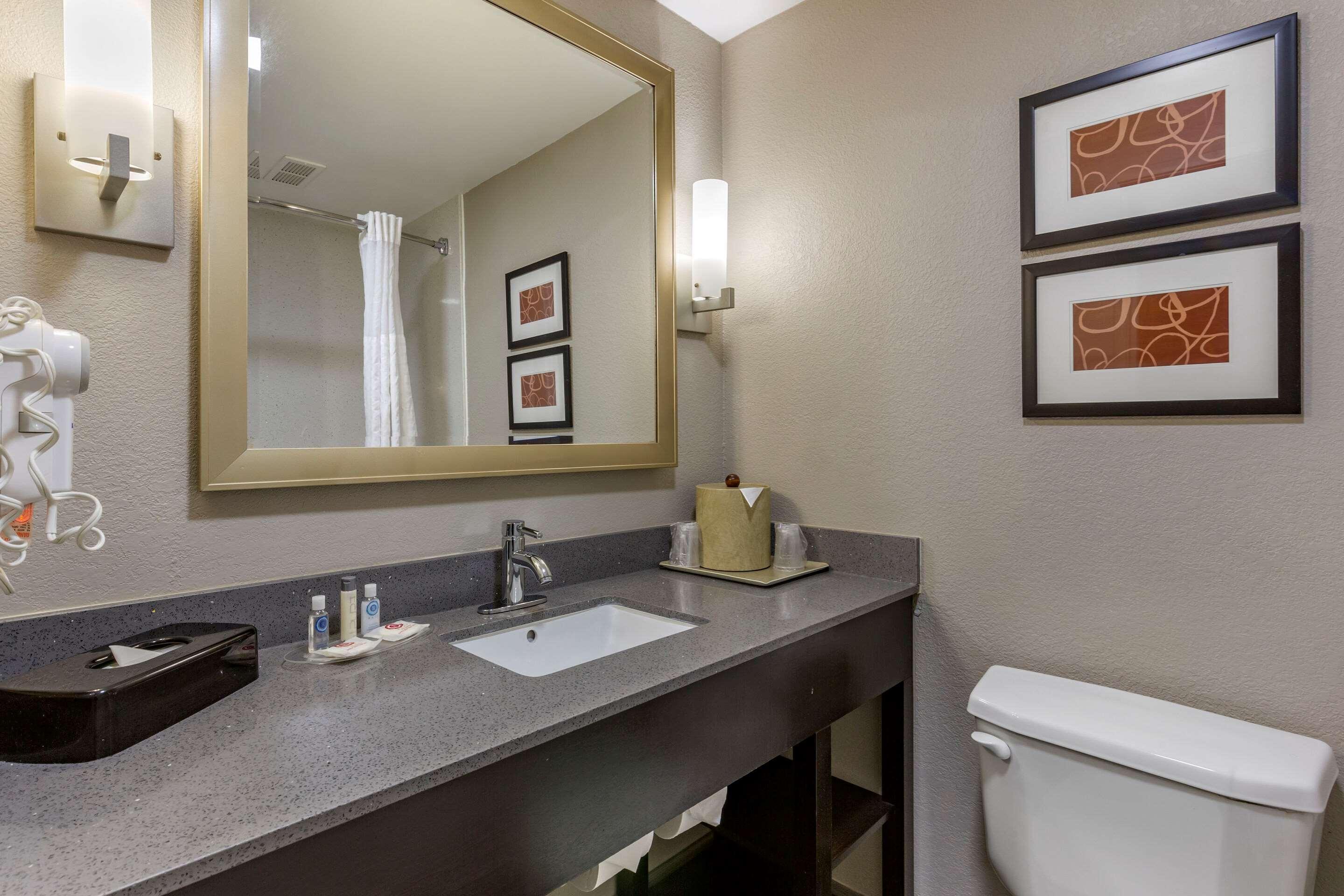 Comfort Suites Pineville - Ballantyne Area Zewnętrze zdjęcie