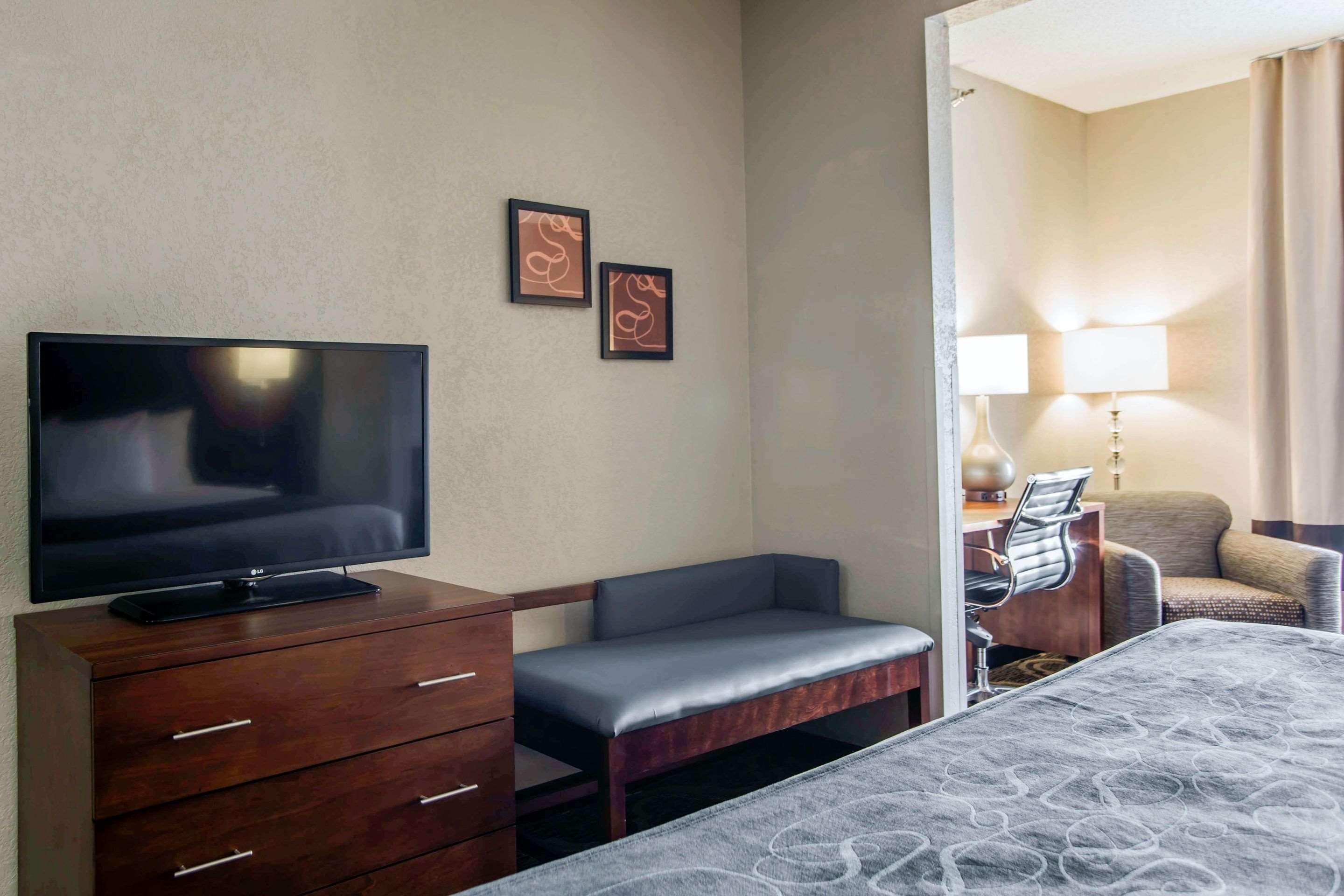 Comfort Suites Pineville - Ballantyne Area Zewnętrze zdjęcie