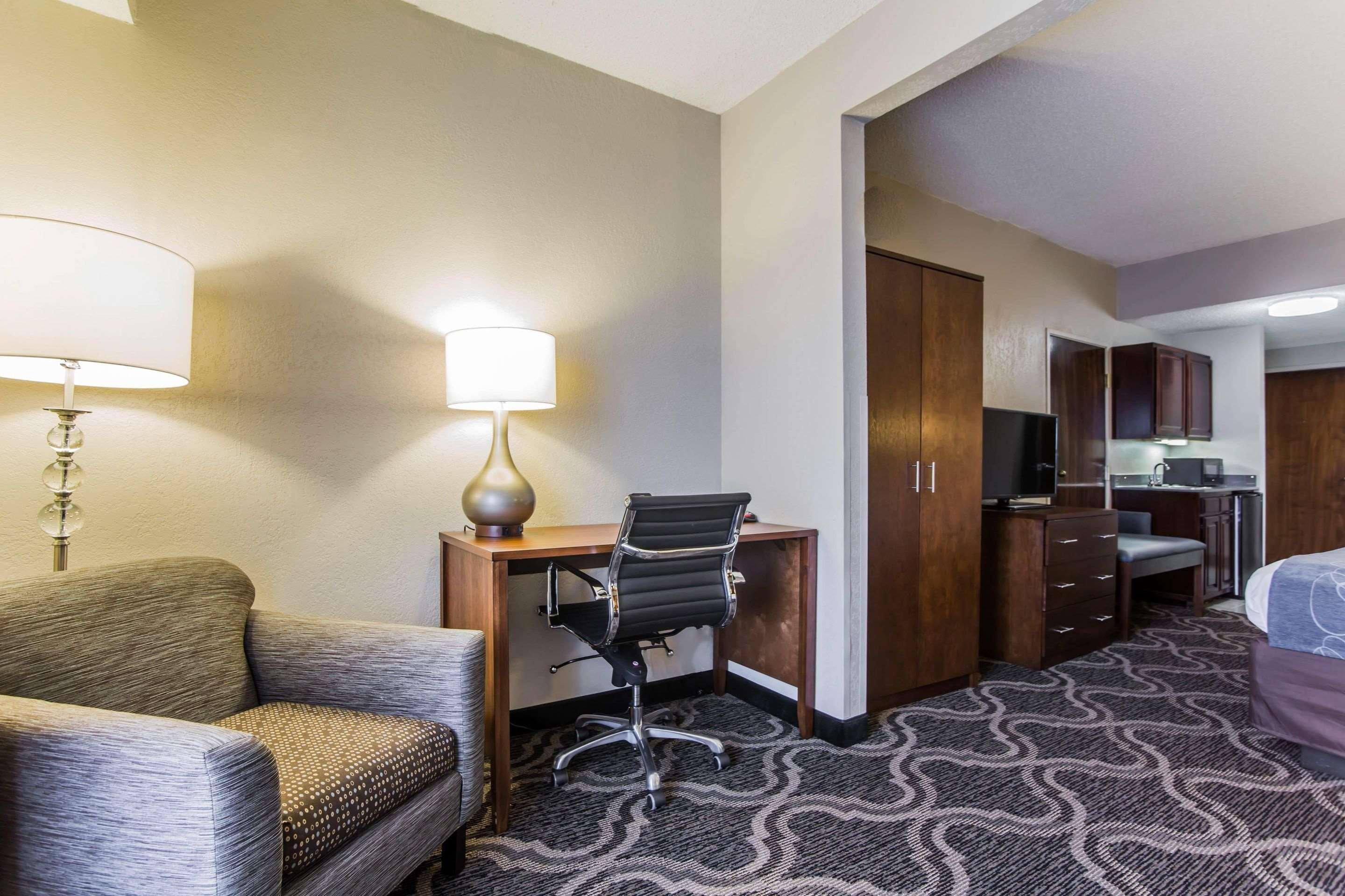 Comfort Suites Pineville - Ballantyne Area Zewnętrze zdjęcie