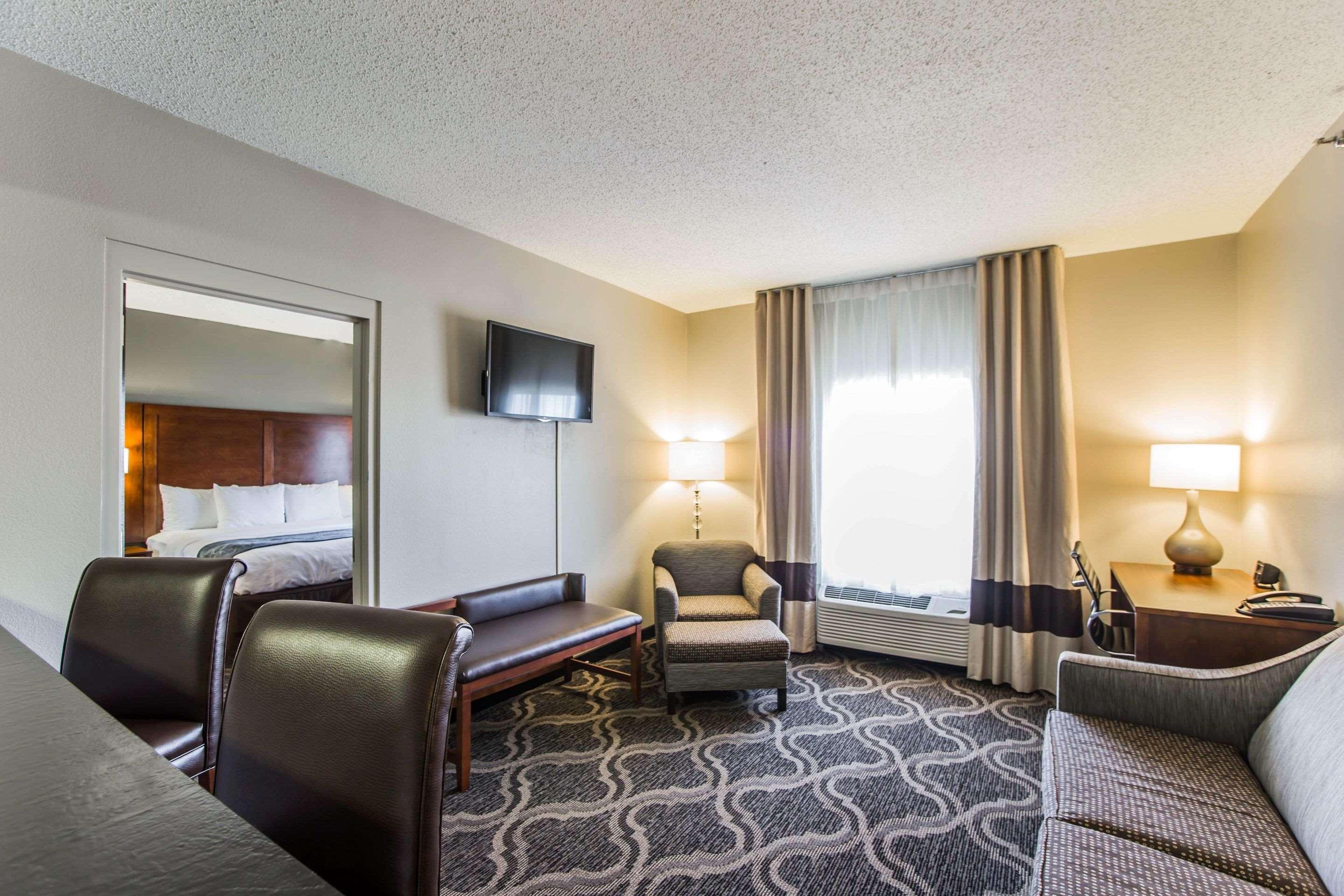 Comfort Suites Pineville - Ballantyne Area Zewnętrze zdjęcie