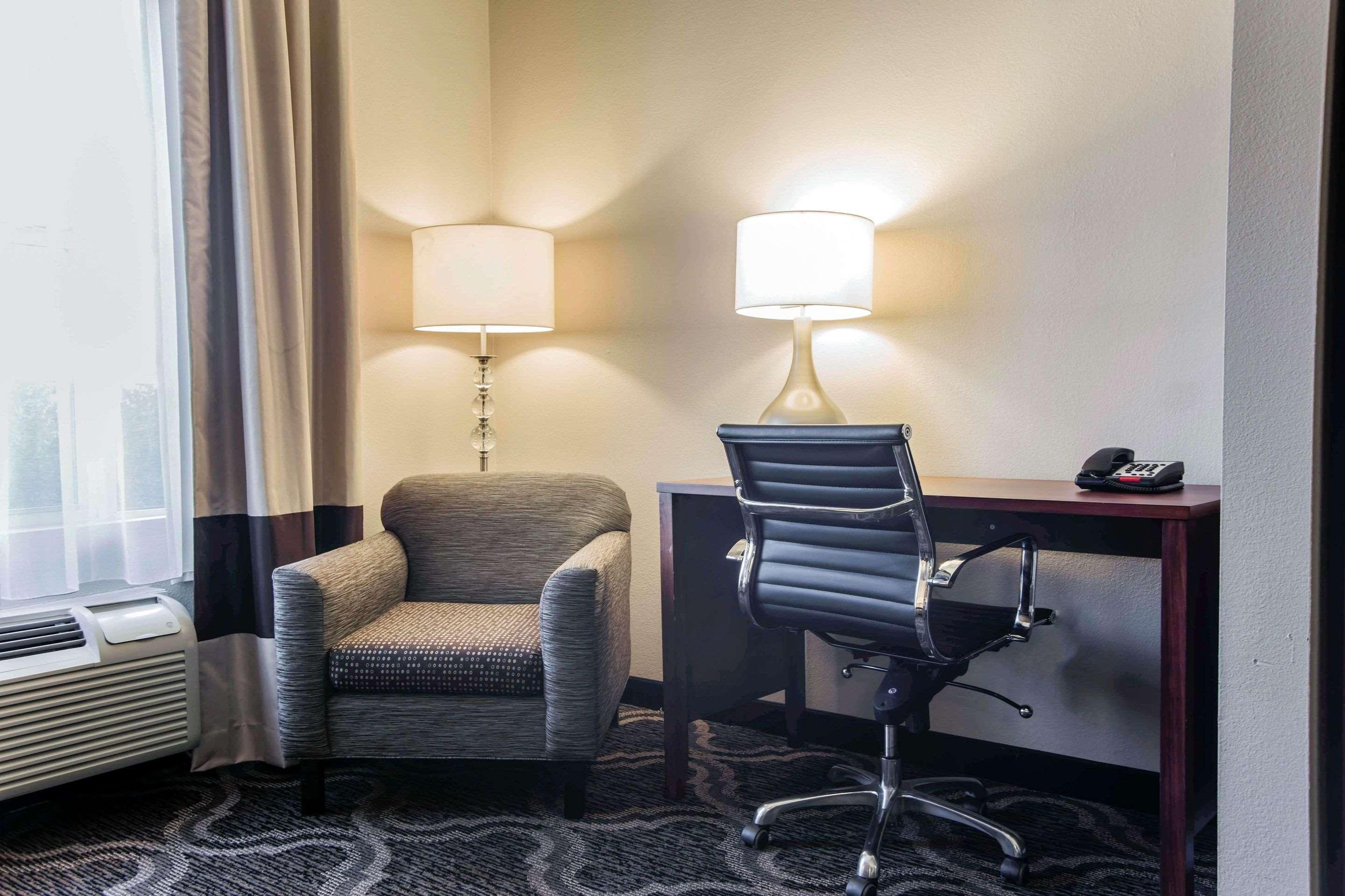 Comfort Suites Pineville - Ballantyne Area Zewnętrze zdjęcie