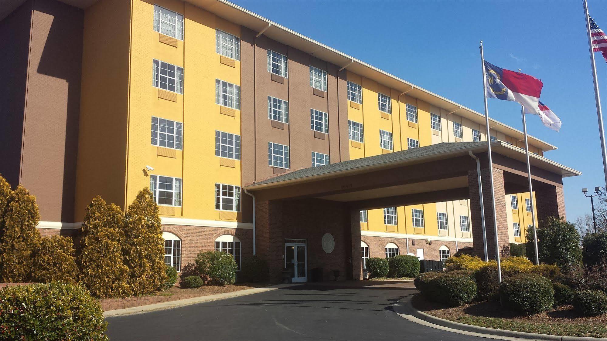 Comfort Suites Pineville - Ballantyne Area Zewnętrze zdjęcie